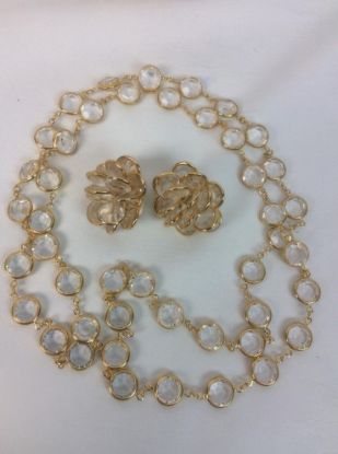 Picture of Swarovski Crystal Gold Tone Necklace Earrings Set